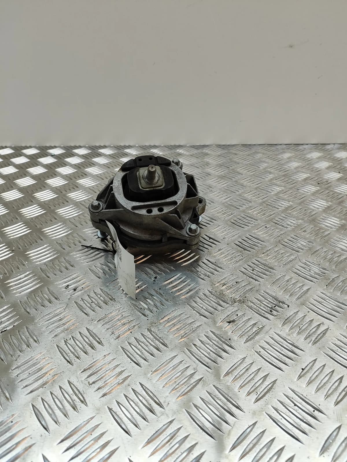BMW 4 Coupe F32, F82 2017 Left Side Engine Mount 6859411