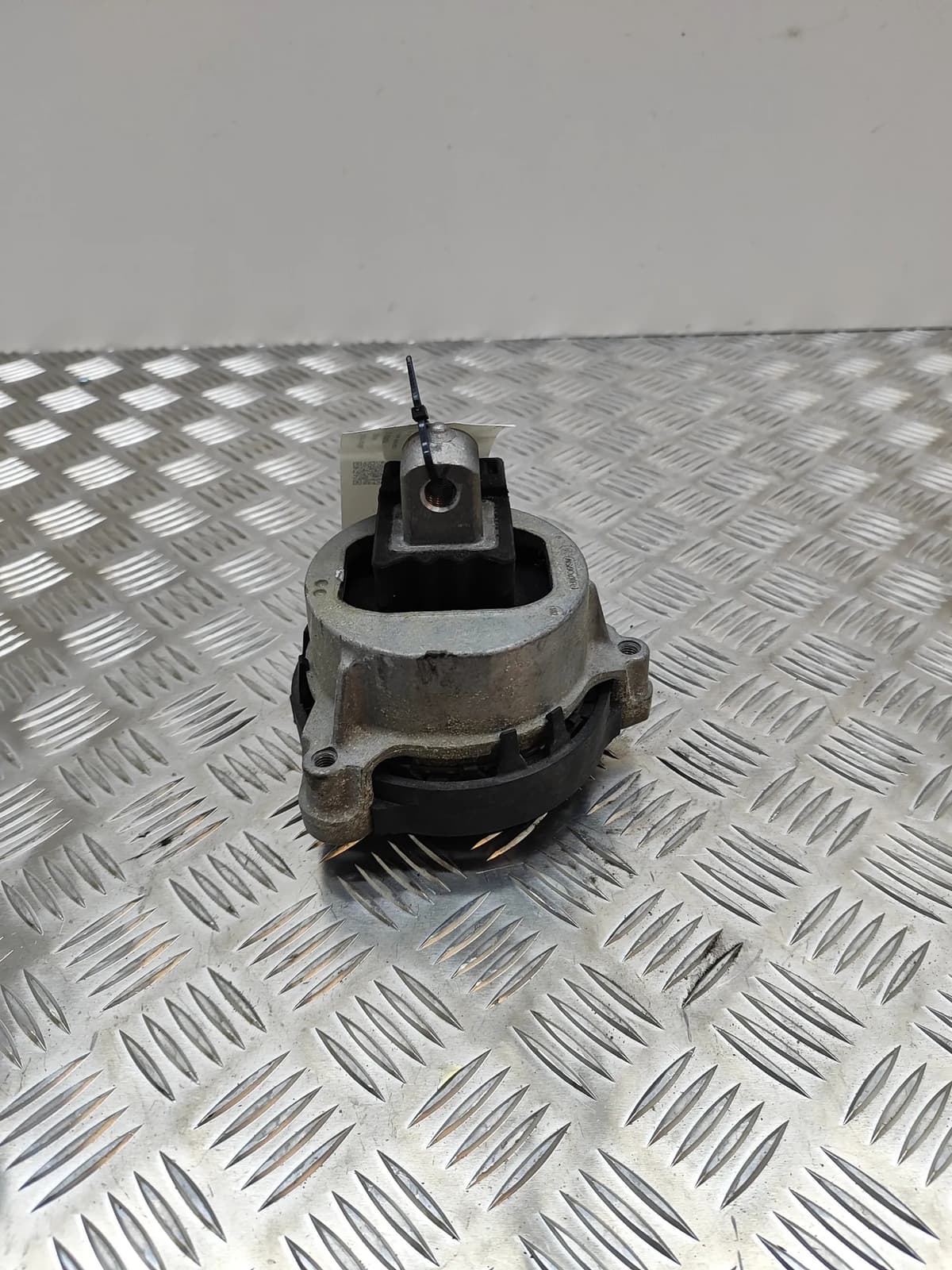 BMW 5 G30 Right Side Engine Mount 9488384 2.0 Petrol 185kw 2019 22308005