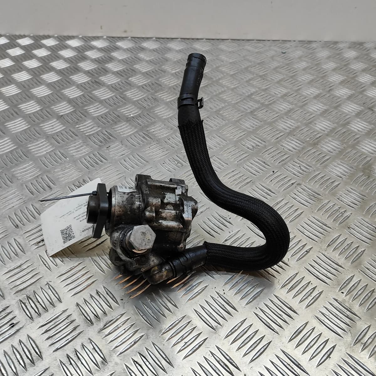 JAGUAR XJ X351 2014 Power Steering Pump 8W83-3A674-AB