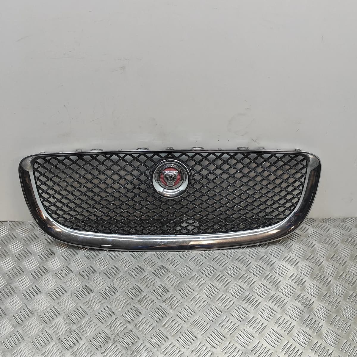 JAGUAR XJ X351 2014 Radiator Grille AW93-018K28-AA