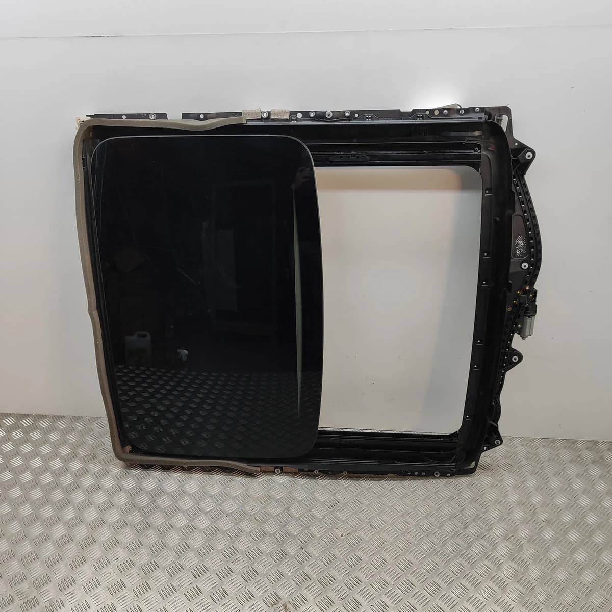 BMW X6 F16, F86 2016 Sunroof 8061395