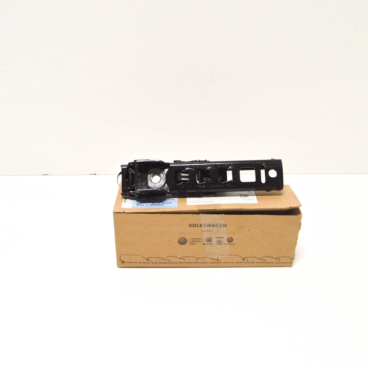 Volkswagen Golf Mk7 New Genuine Front Right Seat Belt Height Adjuster 8V0857819