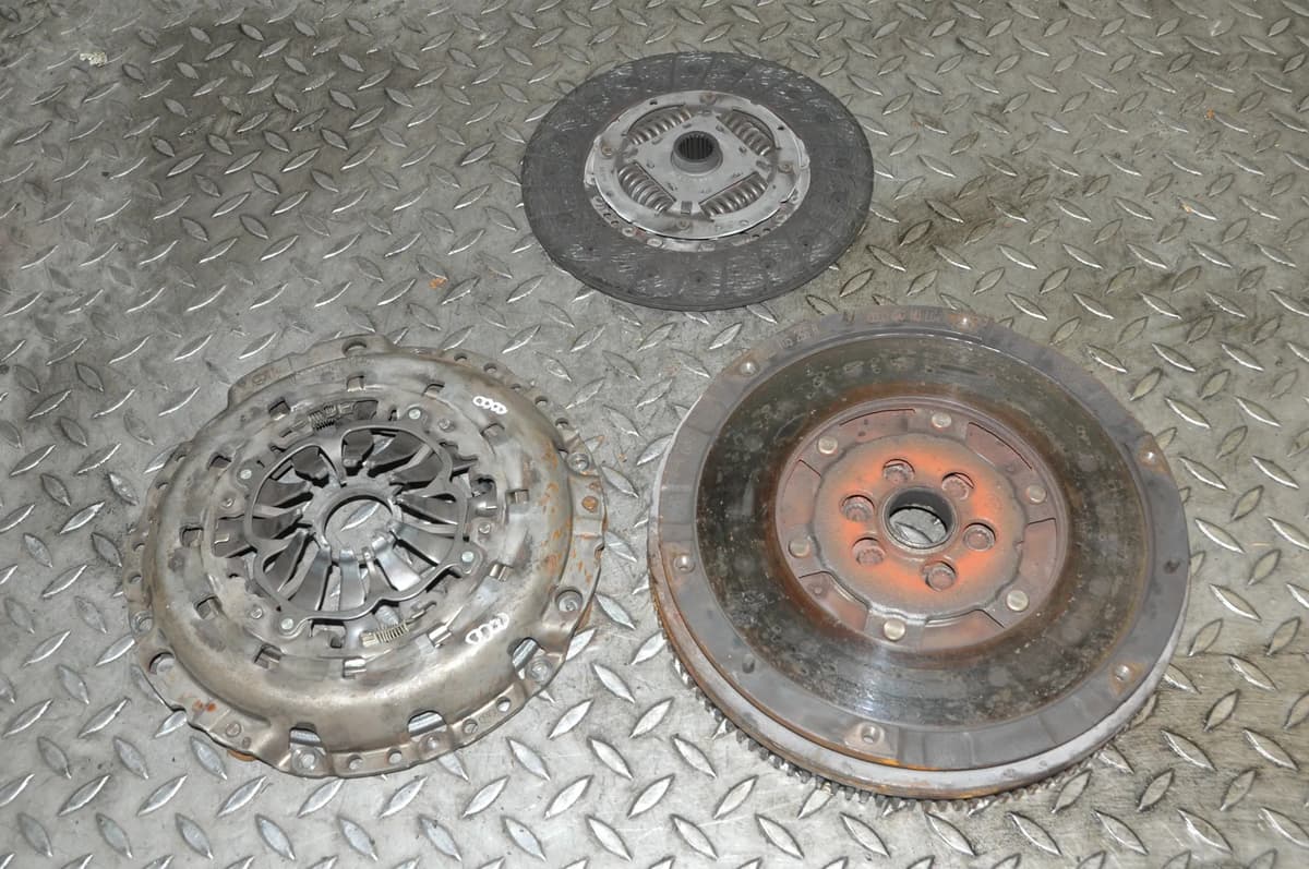 AUDI A4 8E B7 2.0 TFSI 2007 Manual Clutch Kit Flywheel 06D105266A 10792377