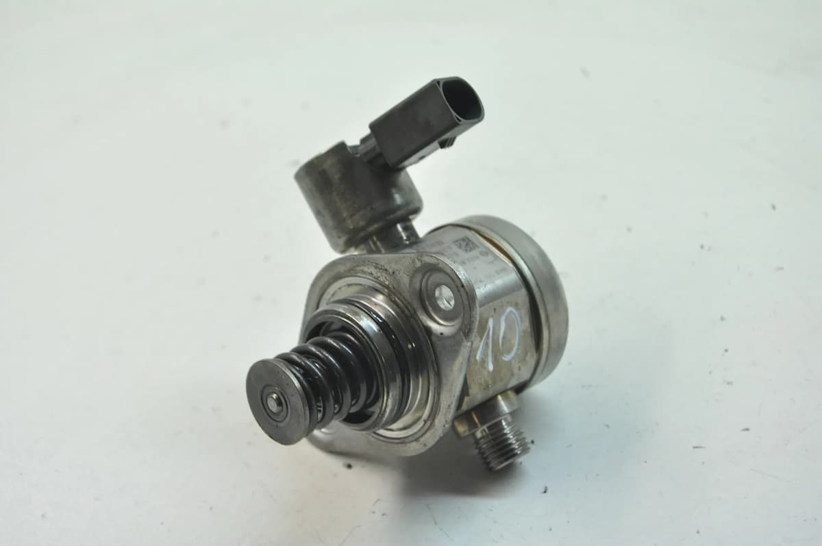 BMW 5 F10 550i 2010 High Pressure Petrol Fuel Pump 7595339 10844467
