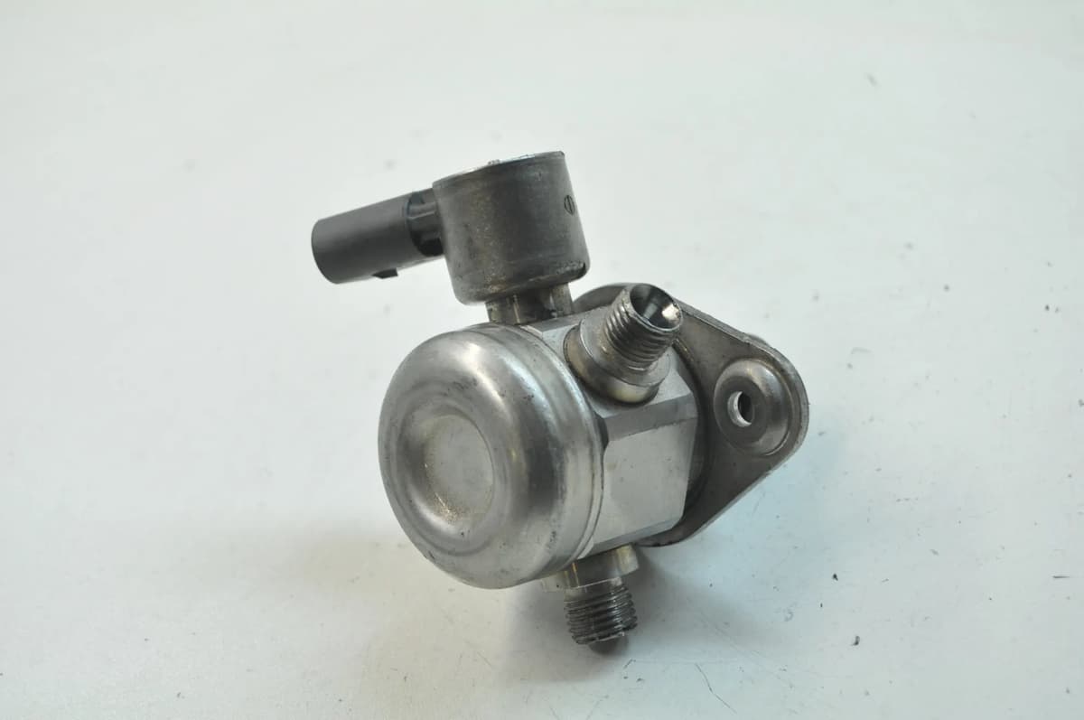 BMW 5 F10 550i 2010 Petrol High Pressure Fuel Pump 7595339 10844474