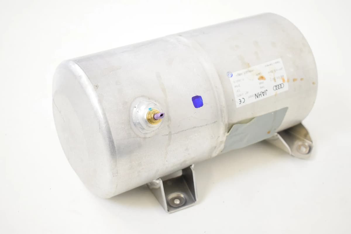 AUDI A8 4H 3.0 TDI 2014 RHD Air Suspension Reservoir Tank 4H0616203D 11103463