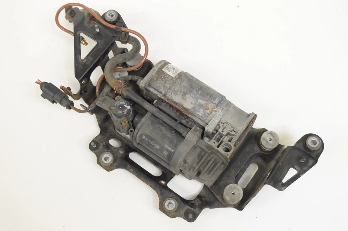 Audi A8 4H Air Suspension Compressor 4H0616005C 3.0 TDI 2014 RHD 11169118