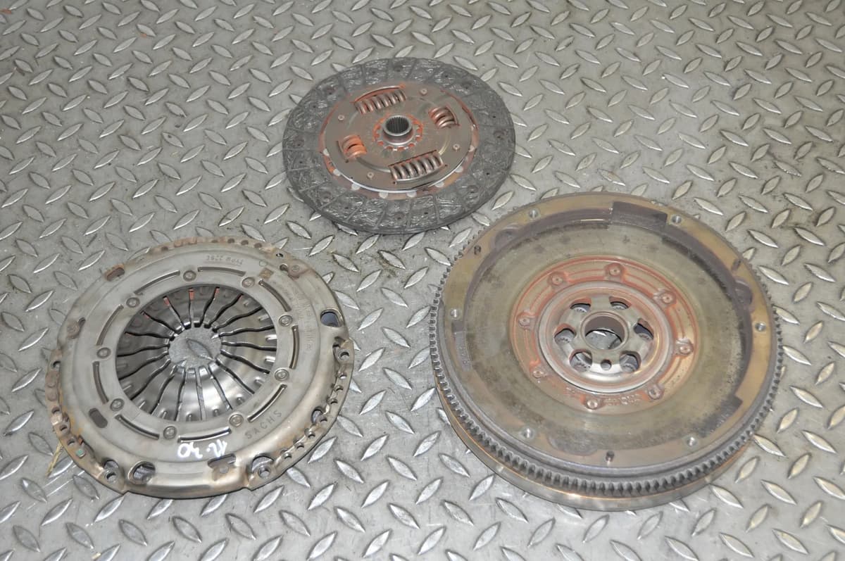 VW GOLF VII 5G 1.5 TSI 2017 RHD Manual Clutch Kit Flywheel 05E105266B 11238787