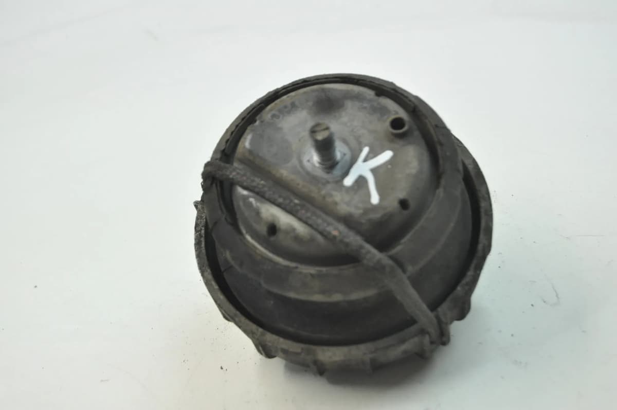 MERCEDES VIANO W639 2.0CDI 2009 RHD Left Side Engine Mount Support 11339168