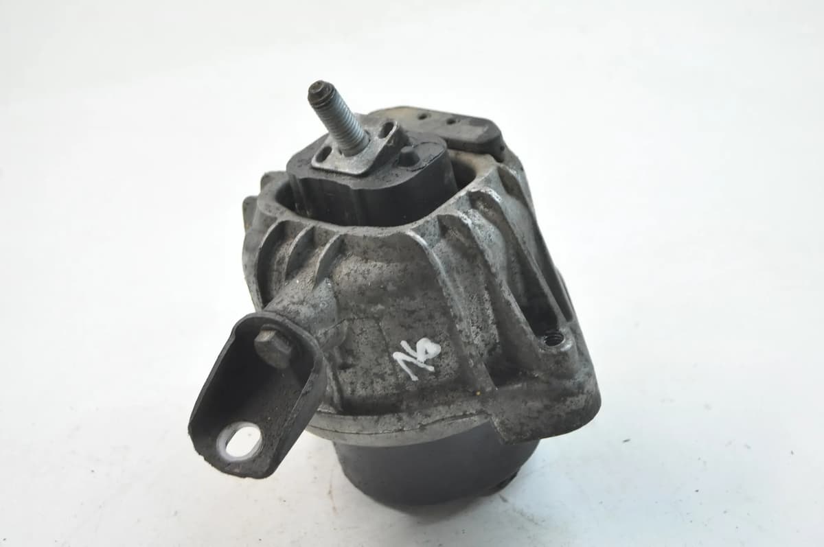 BMW 3 E92 335d 2008 RHD Left Side Engine Mount Support 11399315
