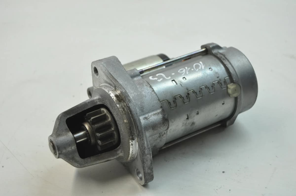 BMW 4 F82 M4 2016 Engine Starter Motor 7631558 11444983