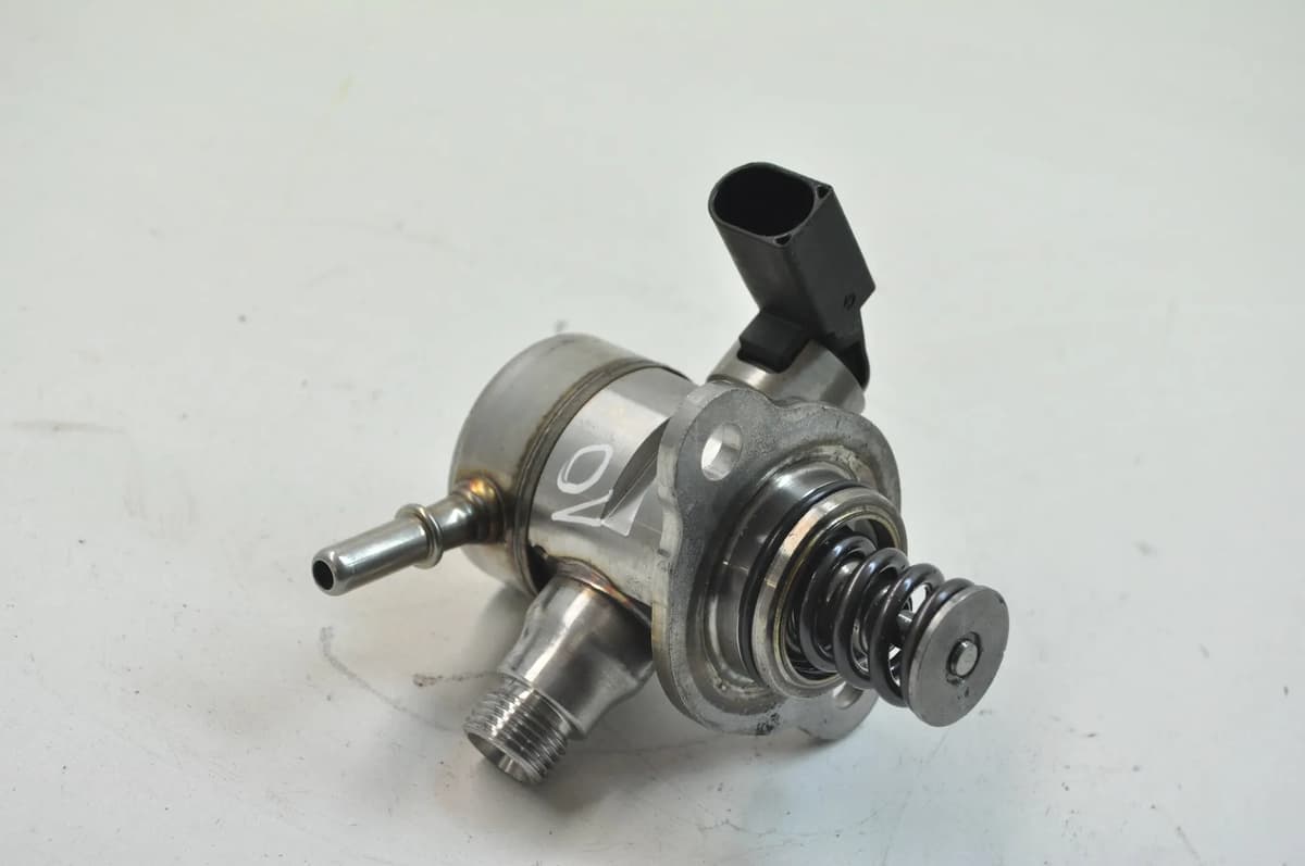 VW GOLF VII 5G 1.5 TSI 2018 High Pressure Fuel Pump 05e127027 11503015