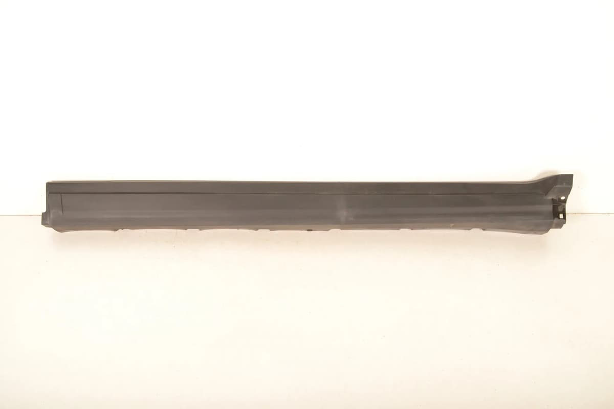Maserati Levante M161 Side Skirt Left 670040335 2017 RHD 11534379