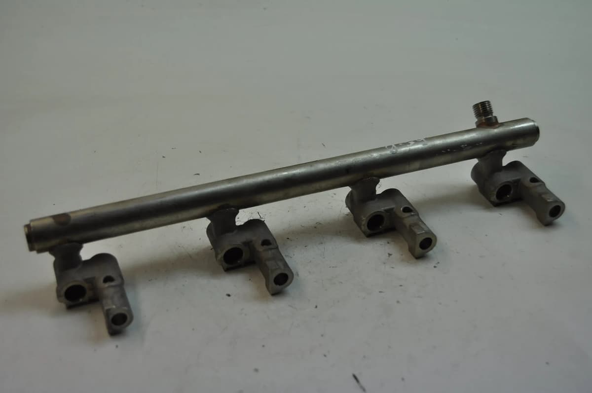 JAGUAR XF X250 5.0 2009 Fuel Injection Rail 8W93-9G774-AE 11807335