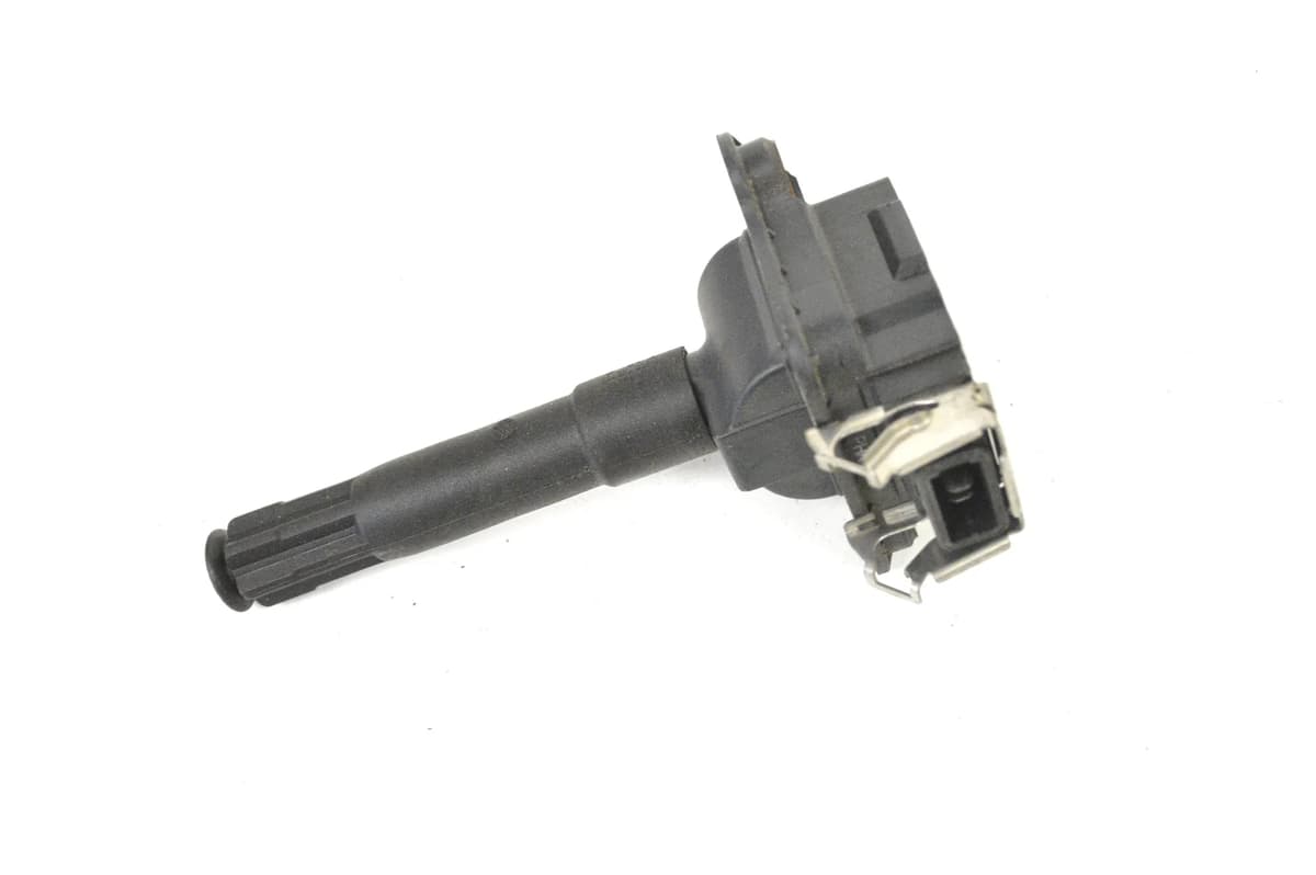 AUDI A6 4B C5 1.8 2005 RHD Ignition Coil Pack 058905105 0040100013 11826101