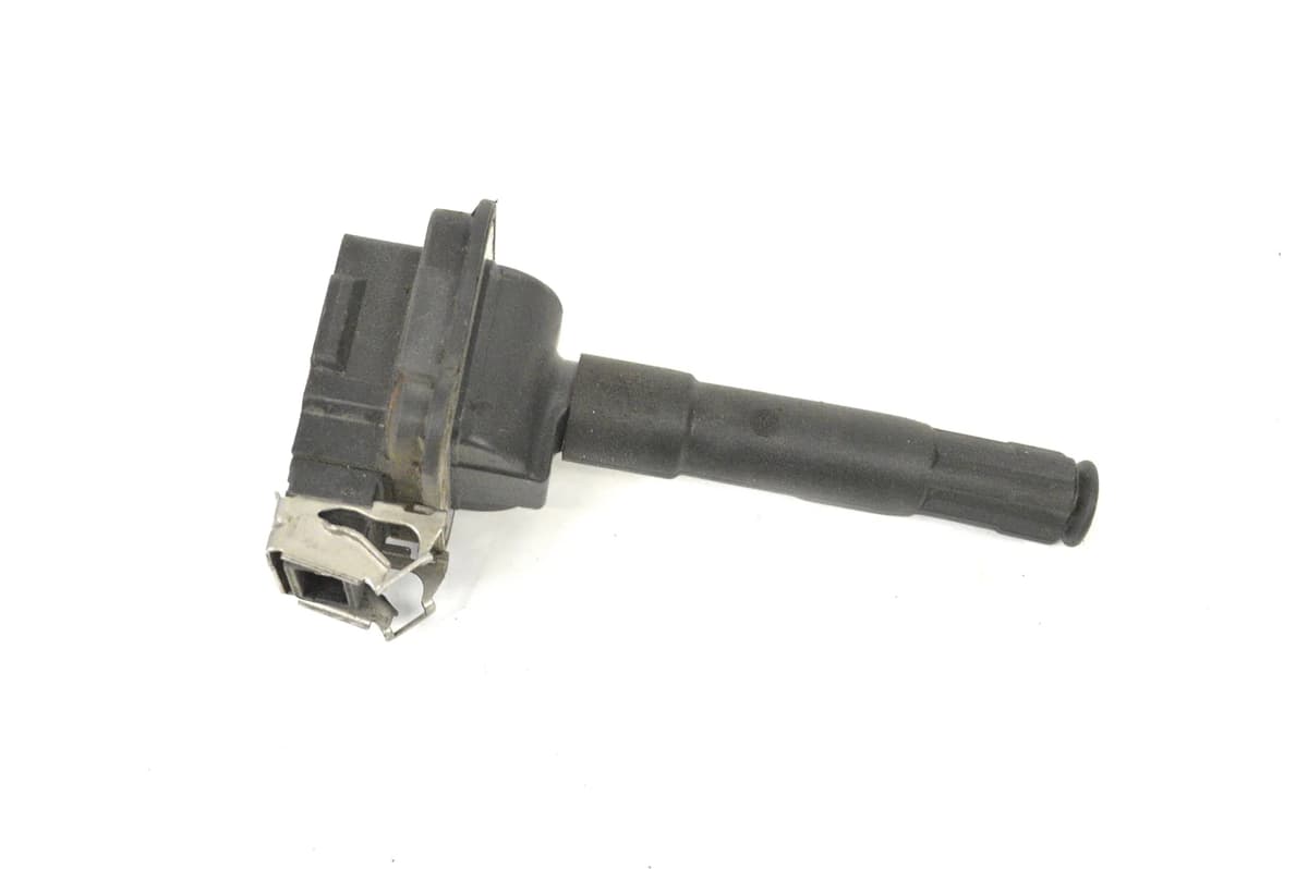 AUDI A6 4B C5 1.8 2005 RHD Ignition Coil Pack 058905105 0040100013 11826104