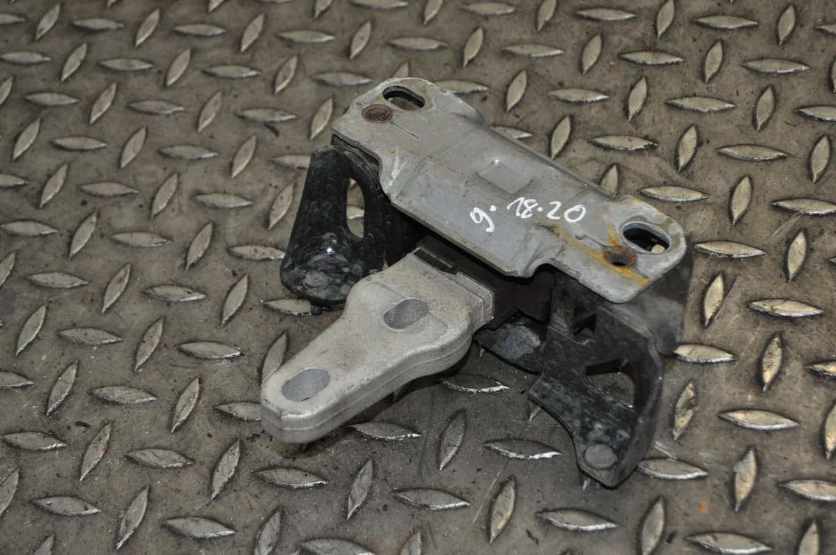 FORD FIESTA 1.0 EcoBoost 2015 RHD Left Side Engine Mount Support 12085770
