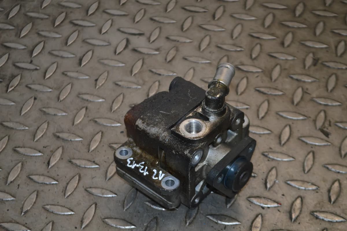 BMW 3 E46 316i 2003 N45B16A Power Steering Pump 6789598 12171347