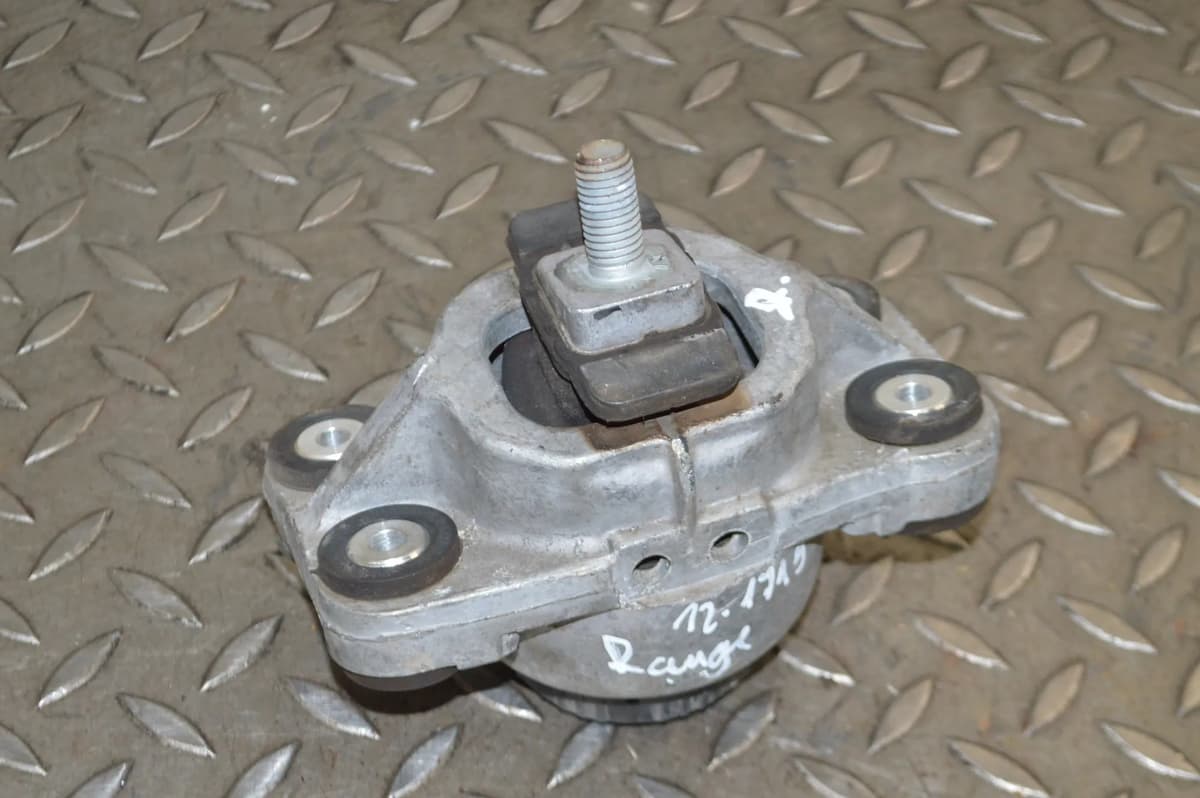 RANGE ROVER SPORT 3.0 D 2016 Right Side Engine Mount FPLA6A003BA 12510697