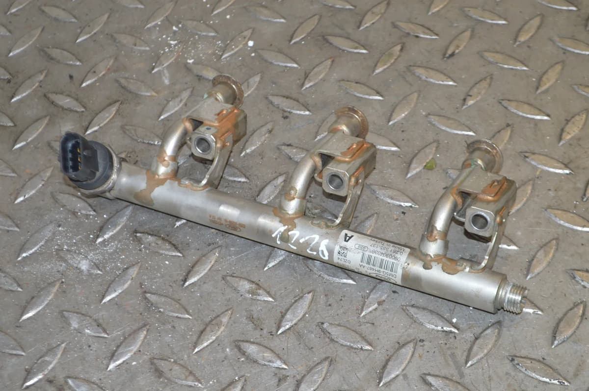 VW TOUAREG 7P 3.0 TDI 2013 Fuel Rail Left 059130089BT 05A906051 13517270