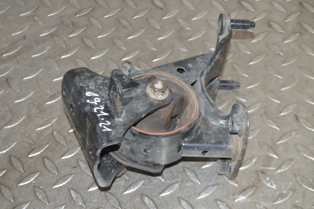 LEXUS NX 300h AWD 2019 RHD Right Side Engine Mount Support 13576670