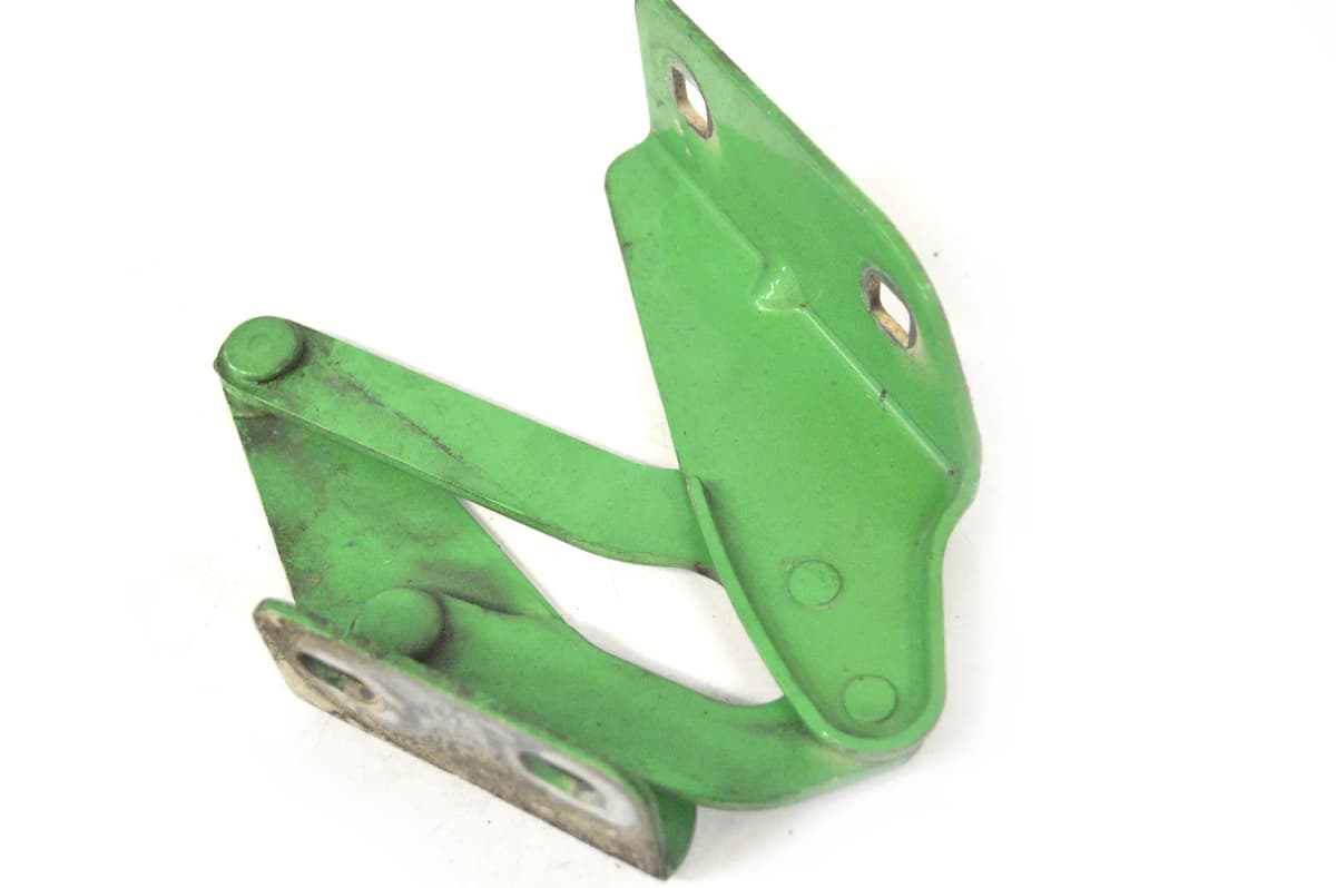 IVECO DAILY 2.3 D 2012 RHD Front Right Bonnet Hood Hinge 56087045 13723814