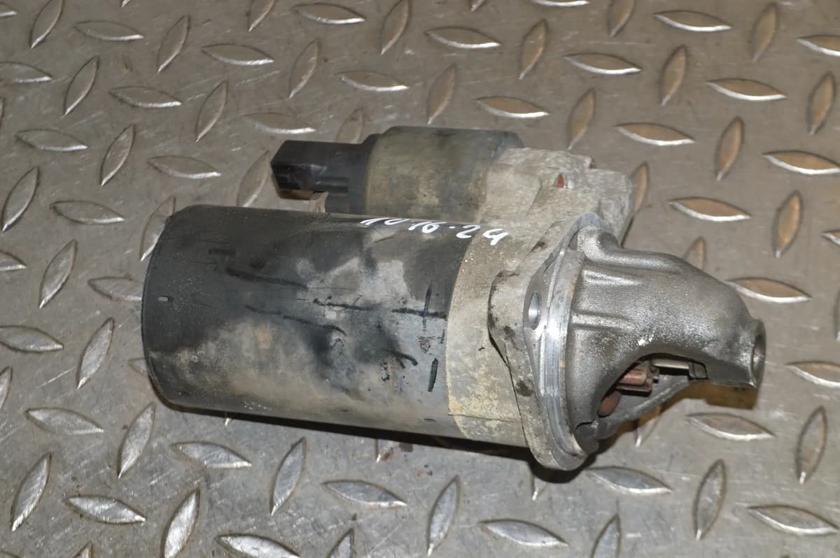 BMW 3 E90 320i 2010 Engine Starter Motor 7589350 13826881