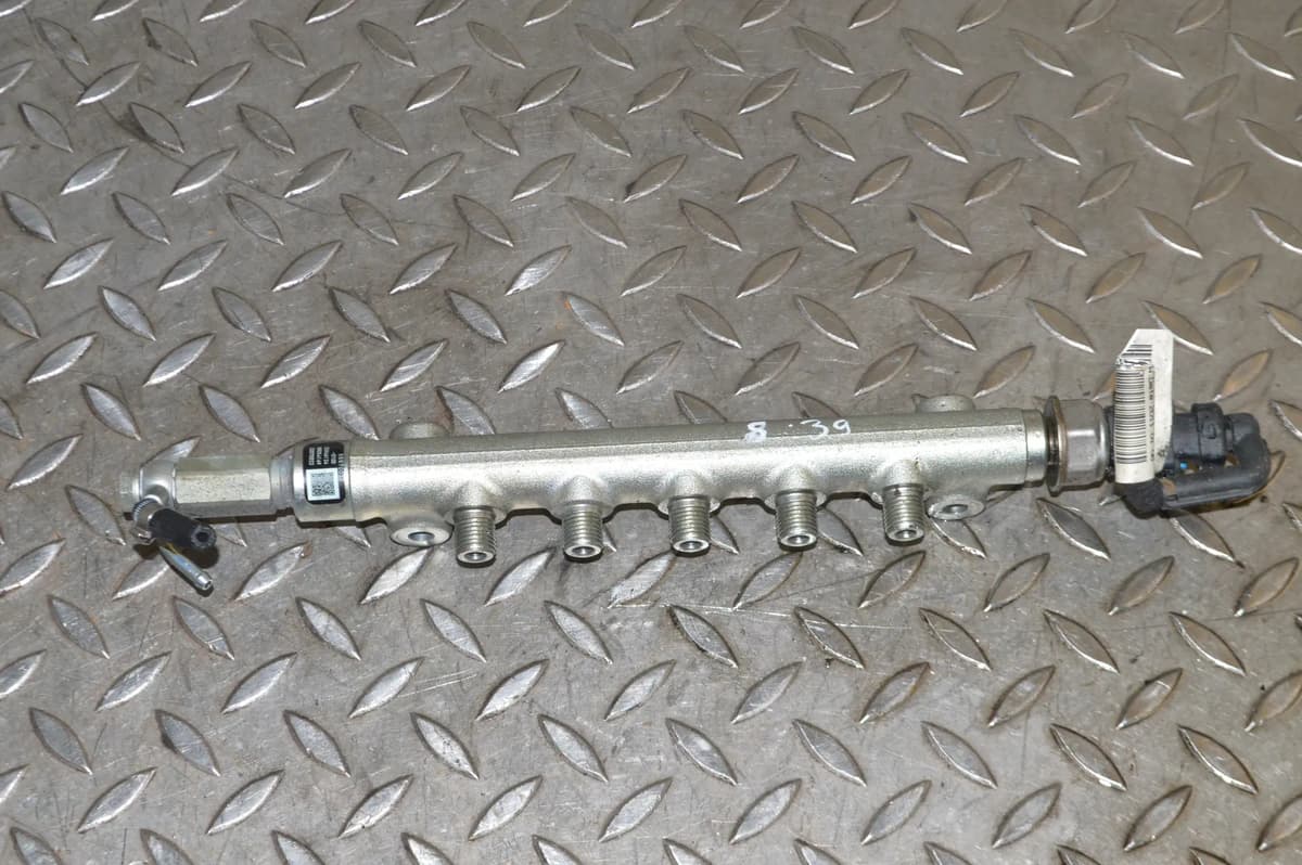 OPEL MERIVA B 1.6 CDTi 2015 Fuel Injection Rail 55570022 13875002