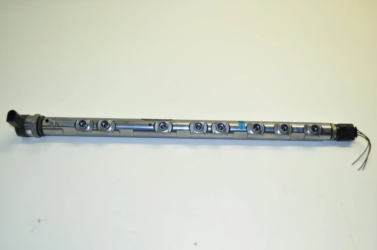 BMW X5 E70 2011 Fuel Rail