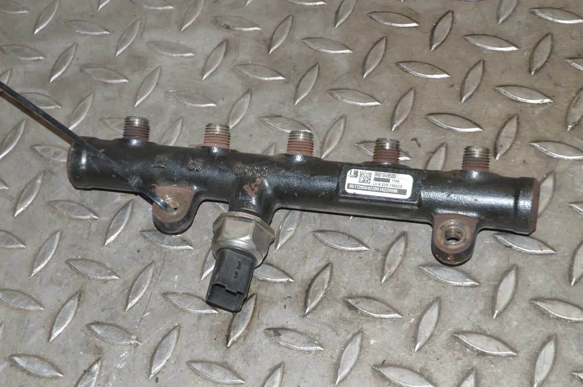 FORD S-MAX 2.0 TDCi 2009 Fuel Injection Rail 9681649580 9658227880 13973722