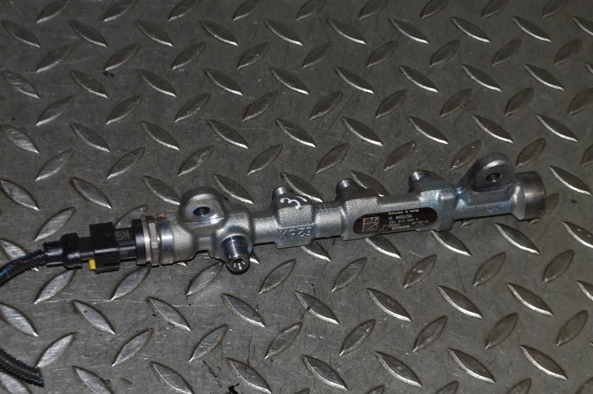 Alfa Romeo Giulietta 2.0 JTDM 2014 Fuel Injection Rail 55215208 14355129