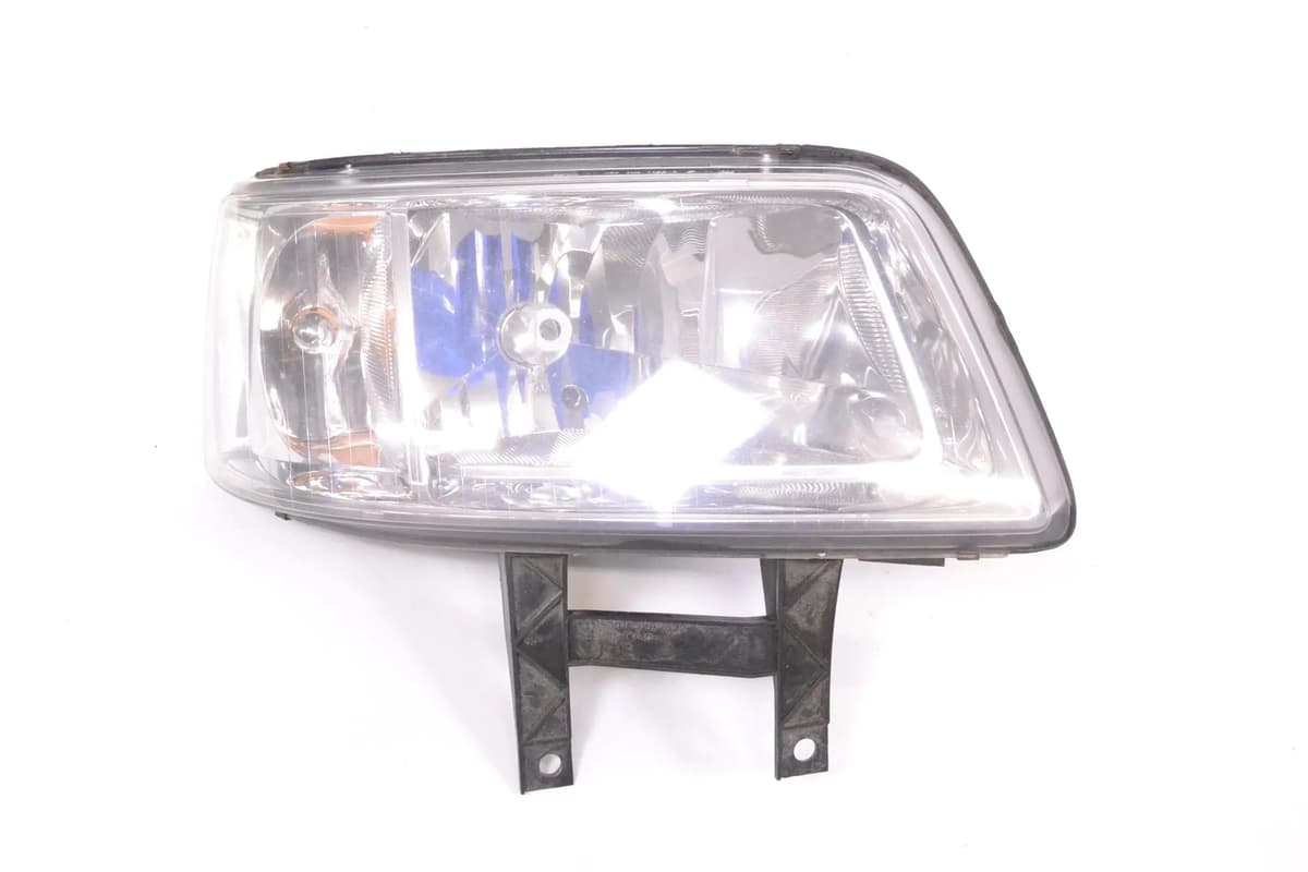 VW TRANSPORTER T5 1.9 TDI 2006 RHD Front Right Headlight 7H2941016J 14529535
