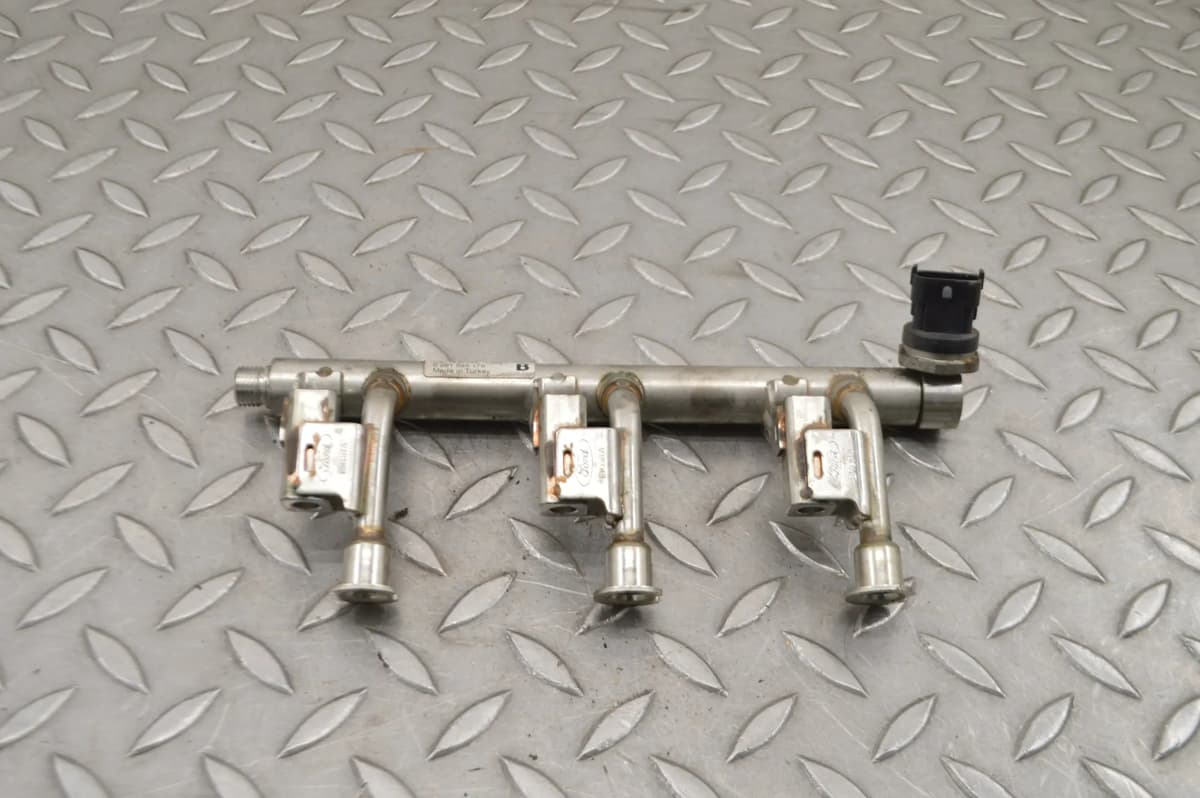 Ford Focus 1.0 2013 RHD Fuel Injection Rail DM5G9H487AB 14623915