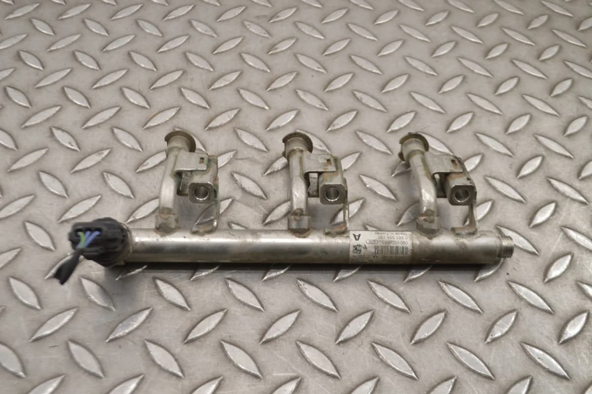 Ford Fiesta 1.0 2015 RHD Fuel Injection Rail 0261555137 0901071883 14647418
