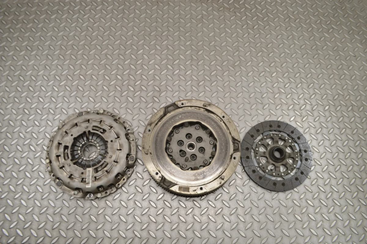BMW 1 F20 116i 2012 RHD Manual Clutch Kit Flywheel Disc 614325 7621180 14668239
