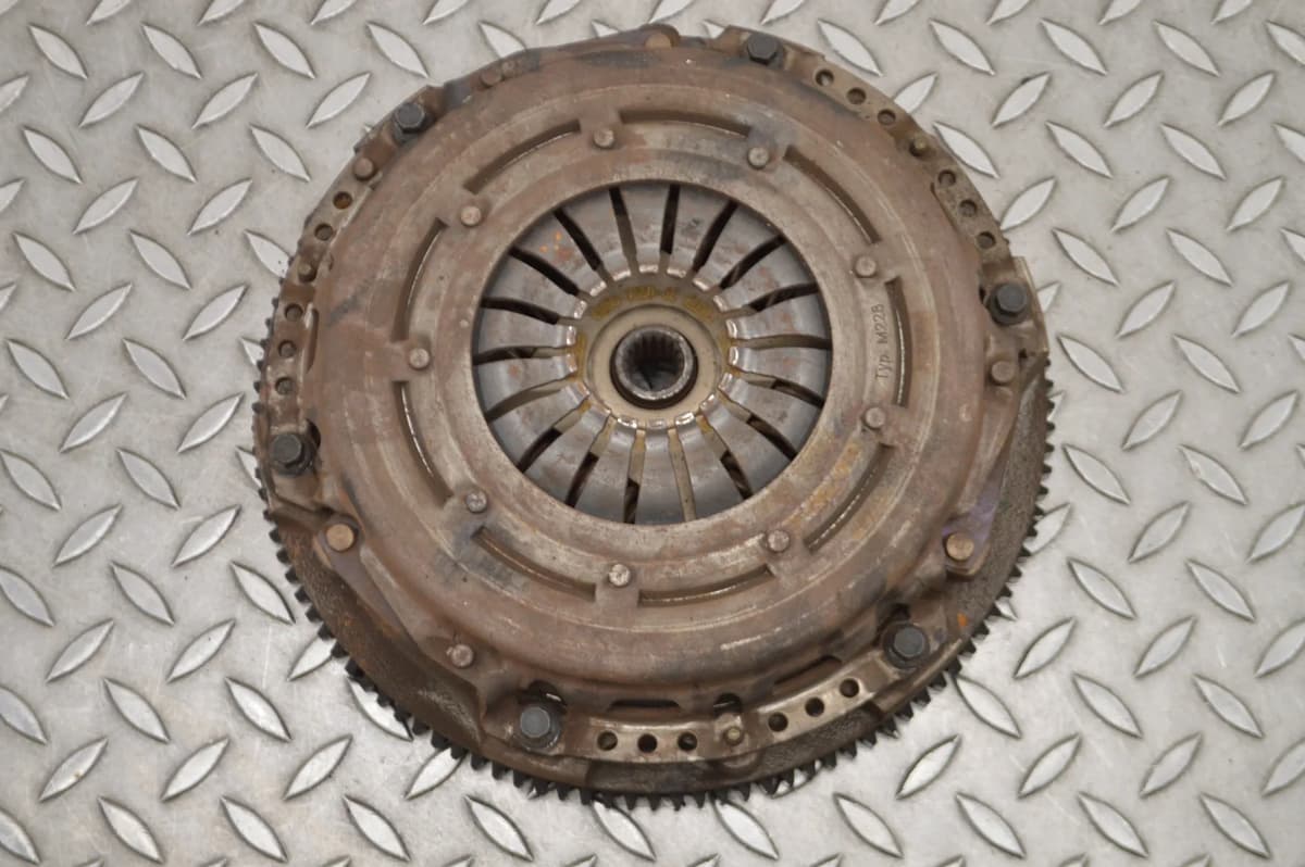 FORD FIESTA 1.0 2014 RHD Manual Clutch Kit Flywheel CM5G-7550-JE 14926537