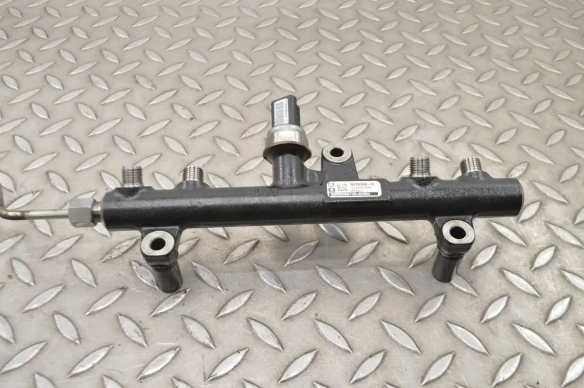 FORD C-MAX 2.0 TDCi 2014 RHD Fuel Injection Rail 9681909680 28497Z01 14952488