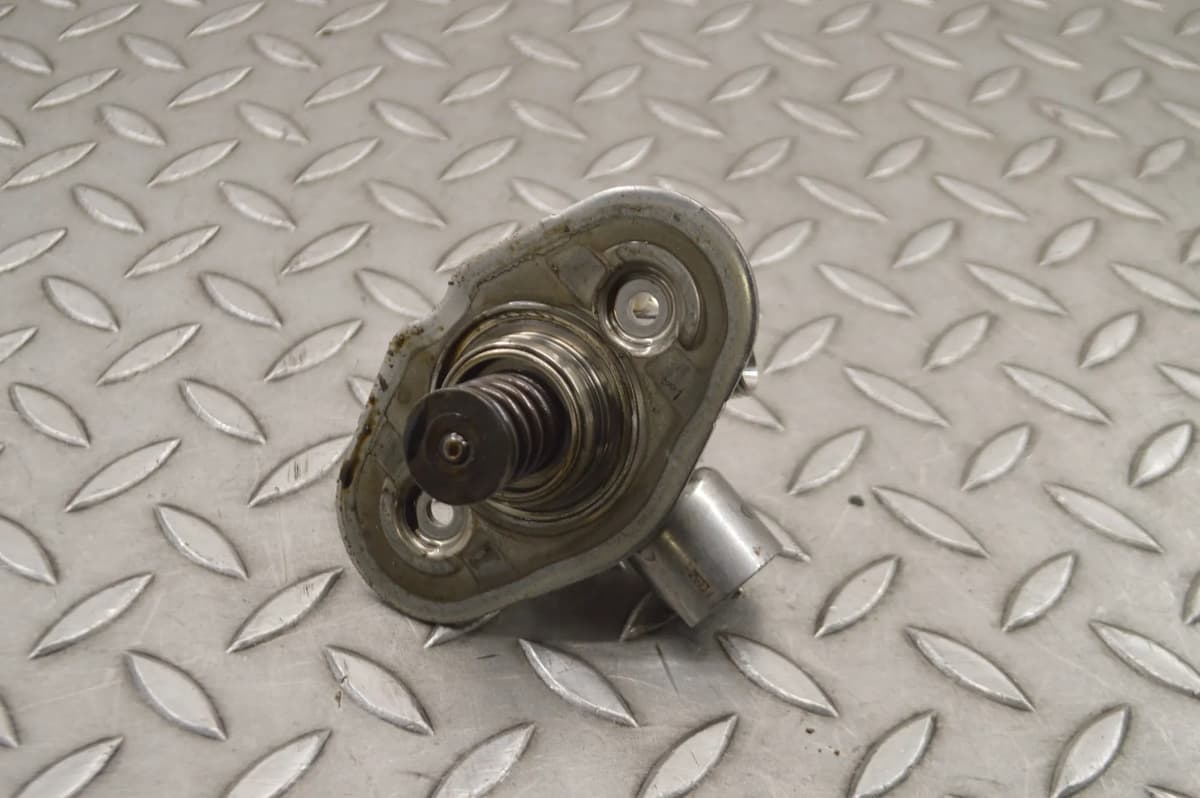 BMW Z4 E89 sDrive 20i 2016 RHD High Pressure Fuel Pump 7584461 15234328