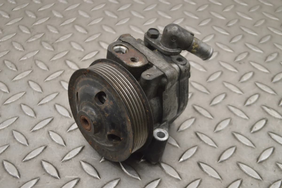 Jaguar XJ X350 2.7 D 2005 RHD Power Steering Pump 6R83-3A696-BA 15327608