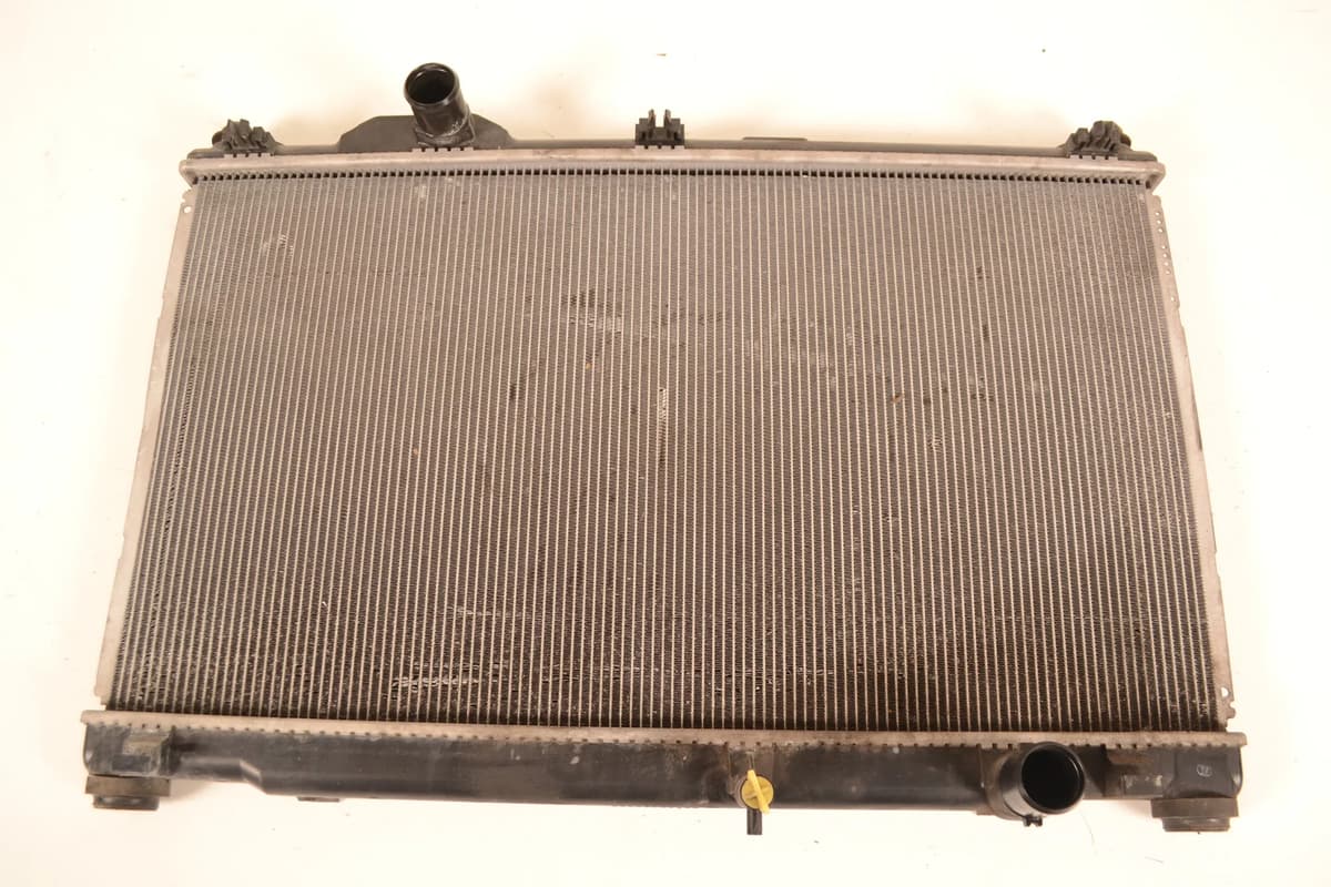 Lexus GS450h Radiator Water Coolant 422133-2771 2007 RHD 15528570