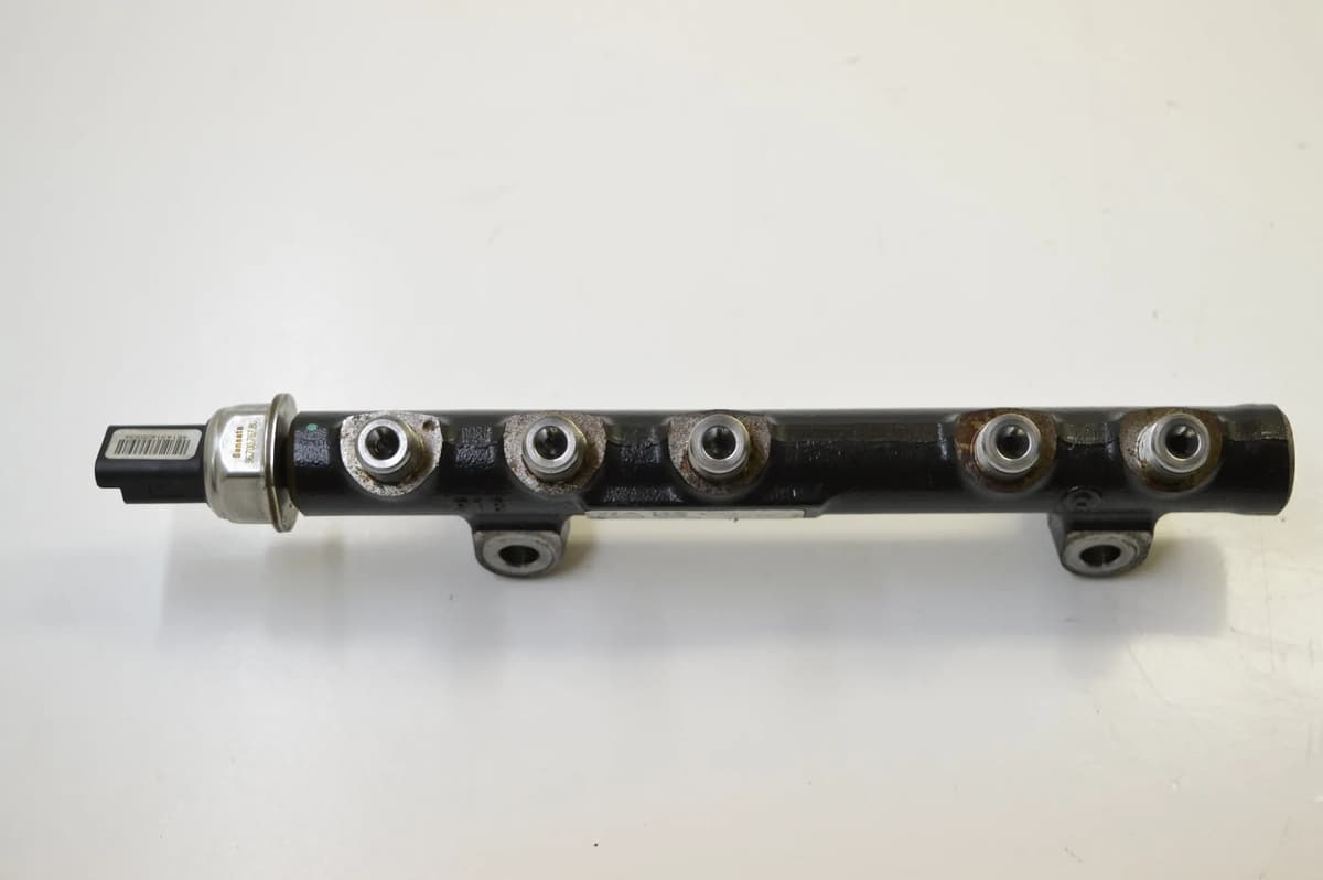 FORD C-MAX 1.6 TDCi 2015 LHD Fuel Injection Rail 9685297580 1582704