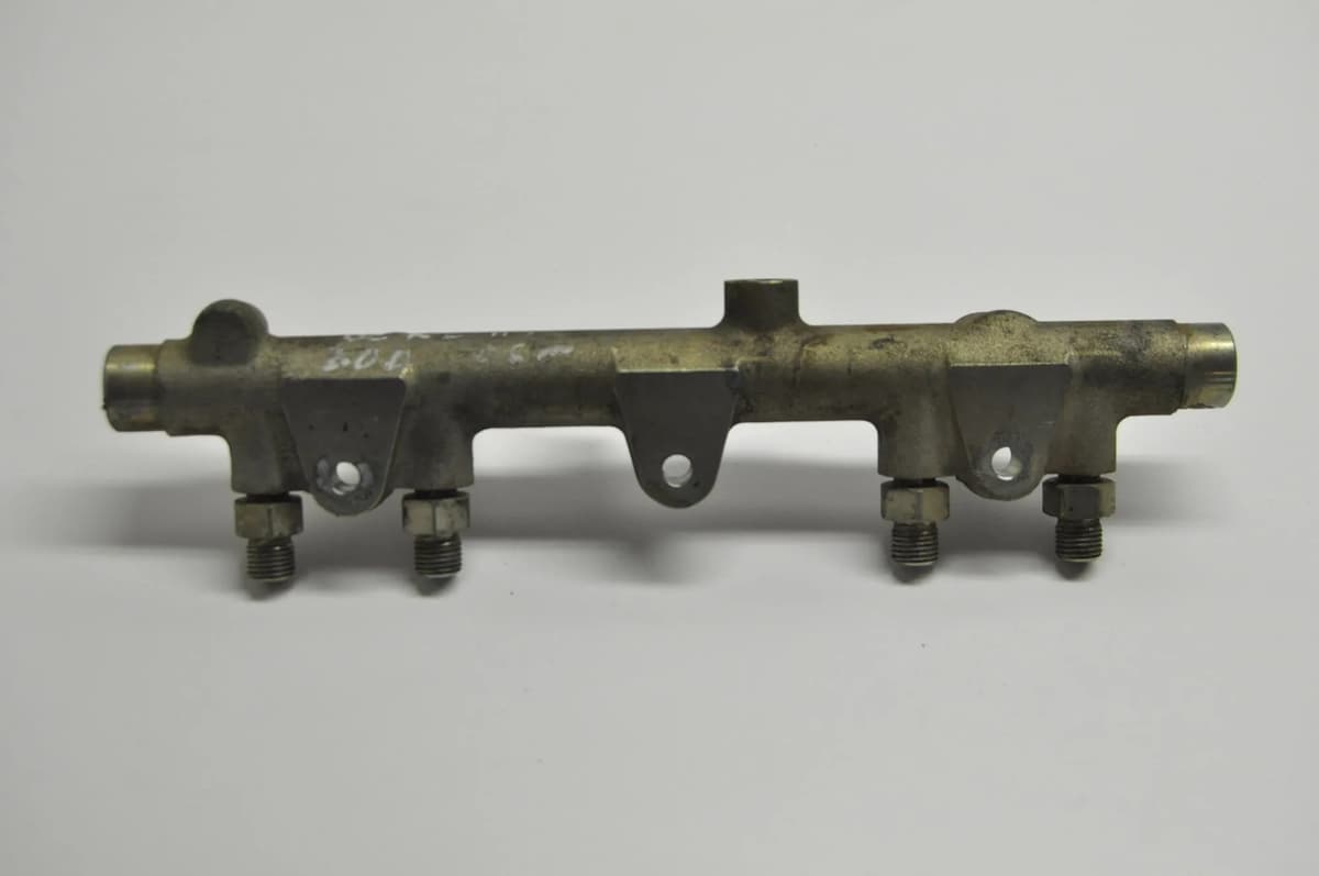 CITROEN BERLINGO 2.0 HDI 2006 RHD Fuel Injection Rail 0445214010 1598360