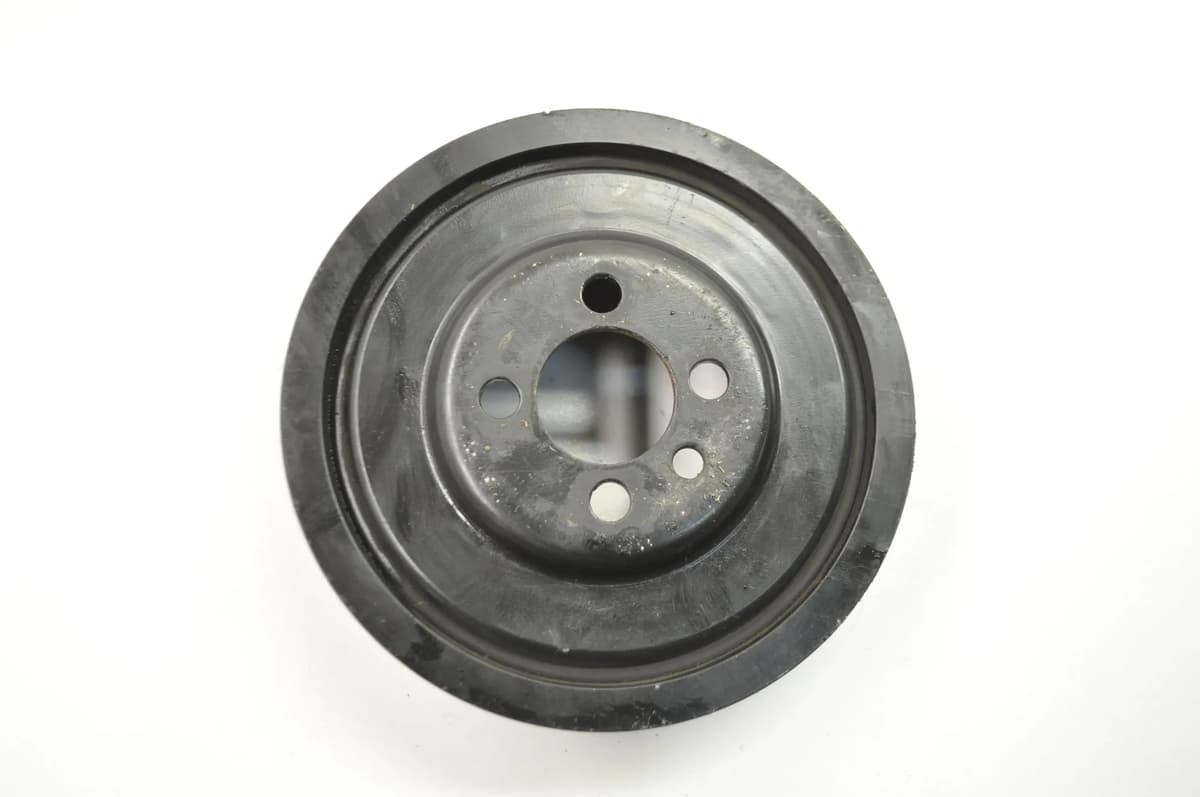 VW PASSAT B6 2.0 TDI 2005 RHD Crankshaft Pulley 03G105243 1696174