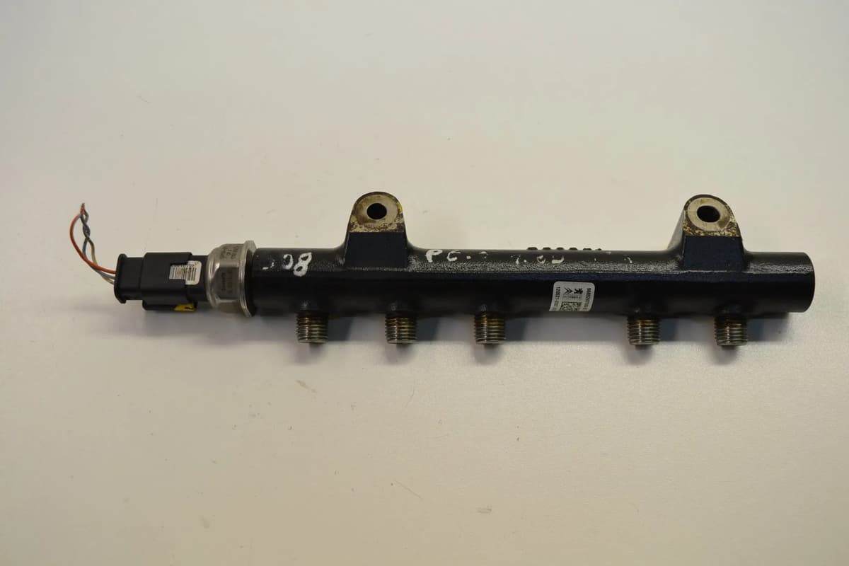 PEUGEOT 308 1.6 HDi 2010 RHD Fuel Injection Rail 9685297580 9670076780 1748744