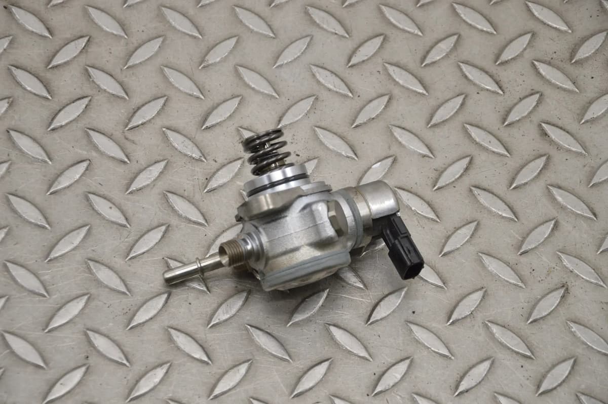 Infiniti Q50 Fuel Pump High Pressure 04E21-21068 50 2015 LHD 17534834