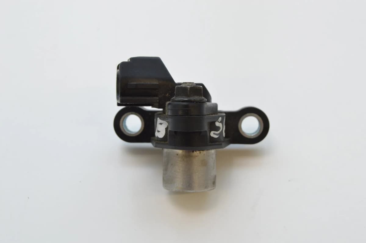 VOLVO S60 2.4 T5 2008 RHD Crankshaft Position Sensor 30637809 1754081