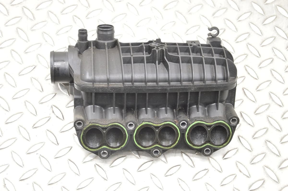 Ford Focus Intake Manifold 1047092S01 1.0 EcoBoost 2014 RHD 17743888