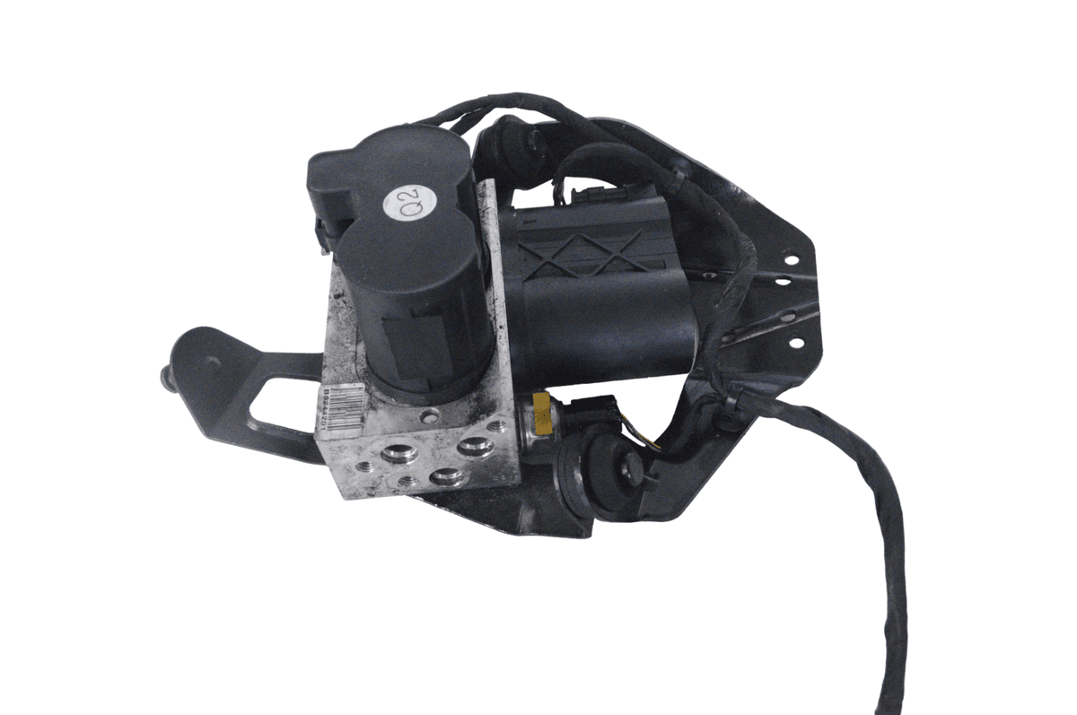 Mercedes S63 AMG C217 Hydraulic Suspension Pump A2223200035 2015 RHD 18168150