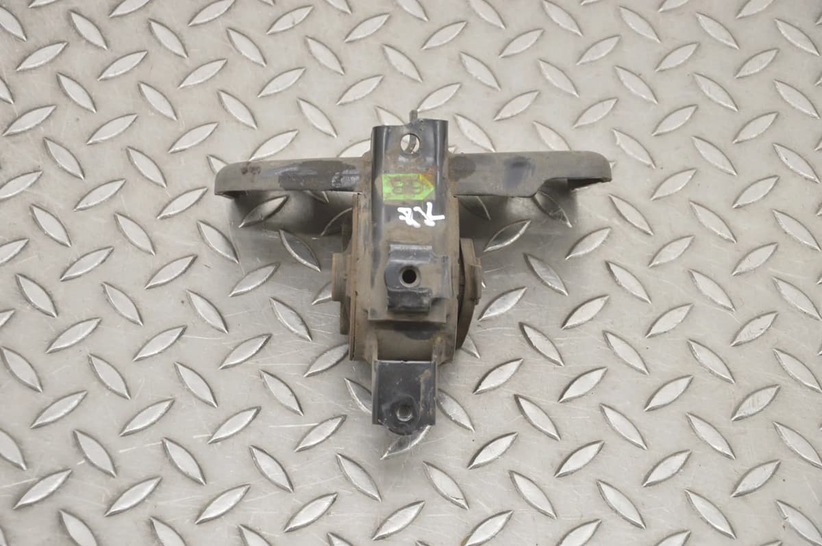 Toyota Prius Engine Mount Left W3 1.8 H 2011 RHD 18338675