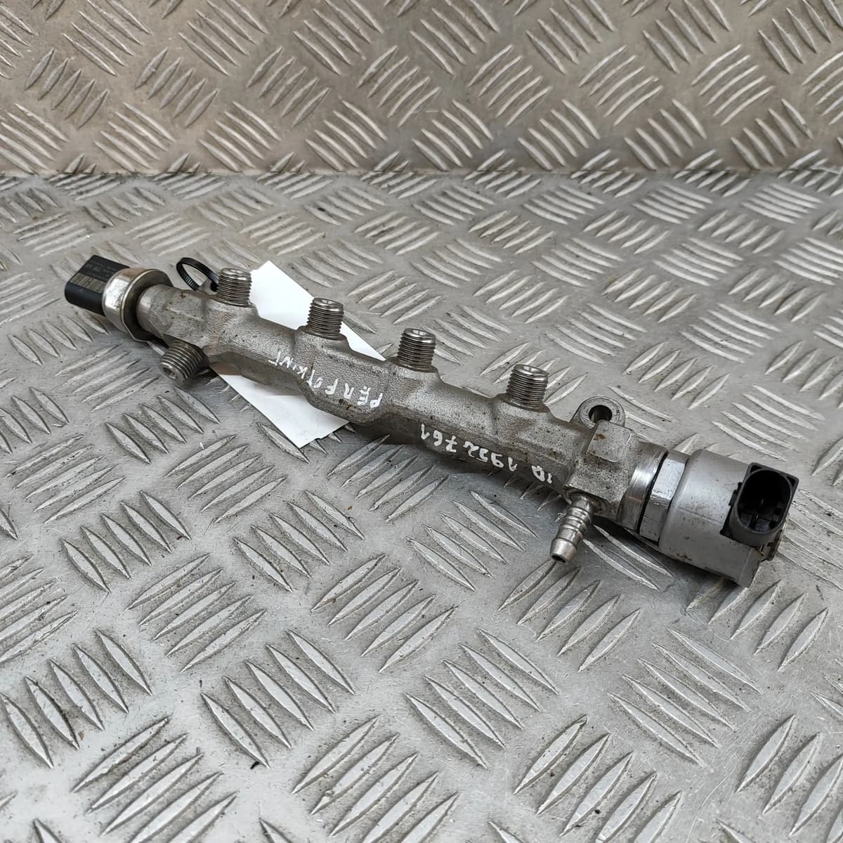 AUDI A1 8X1, 8XK Fuel Rail 04L130089E 2.0 Diesel 100kw 2014 1952761